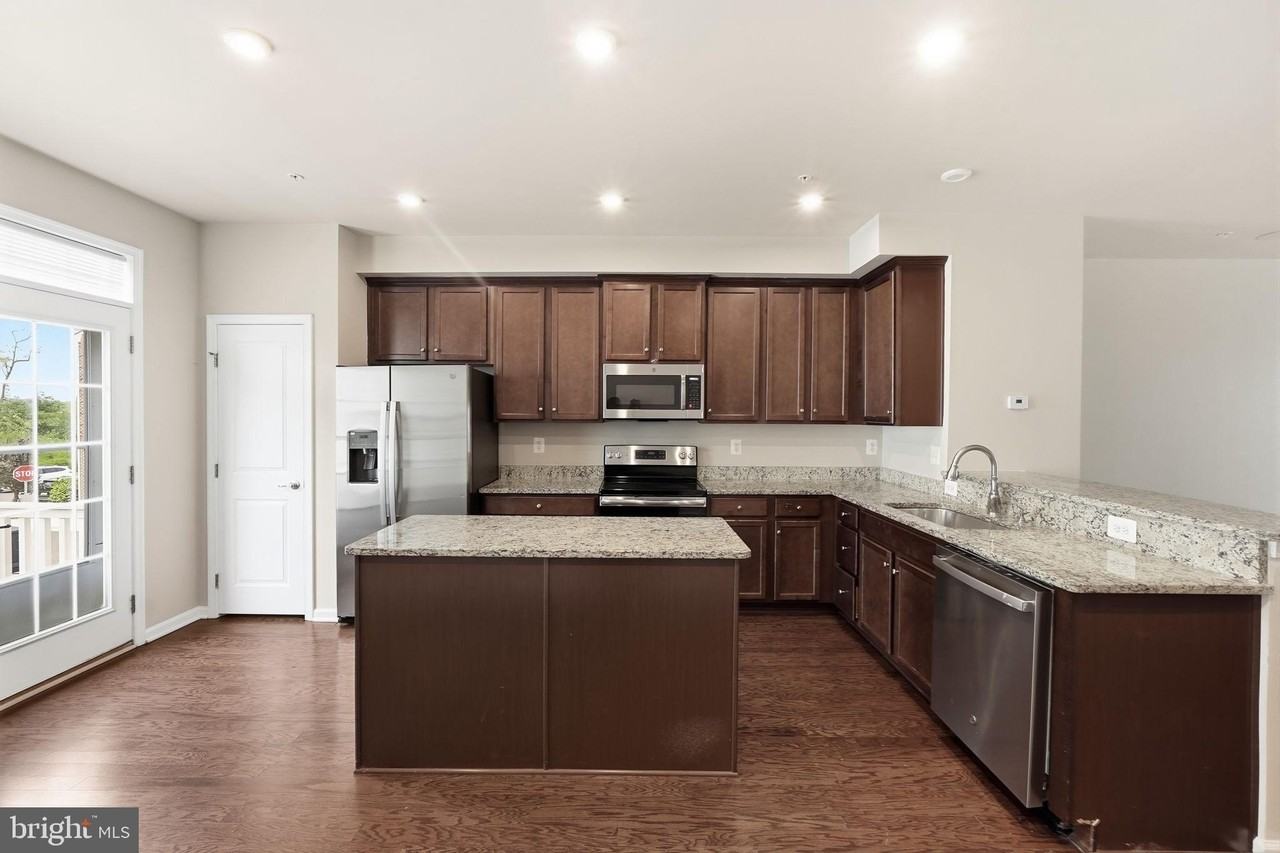 10503 Rawlins Ln - Photo 2 of 27