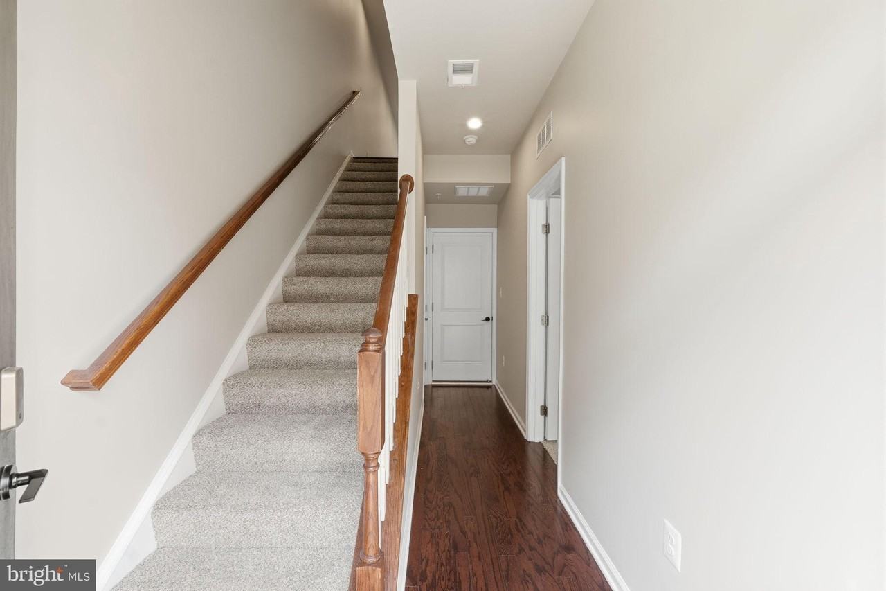 10503 Rawlins Ln - Photo 7 of 27