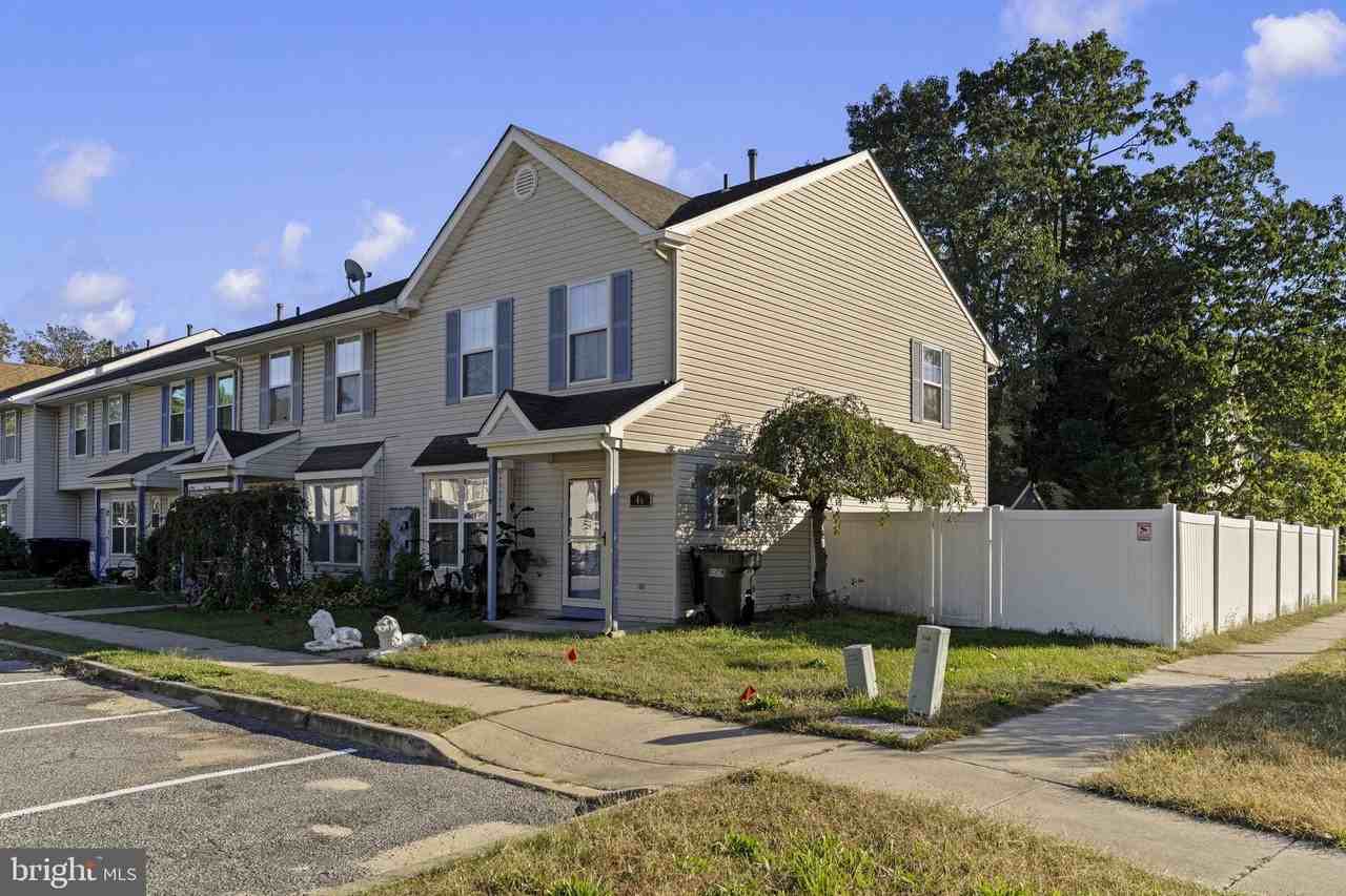 46 Grant Ln - Photo 2 of 38