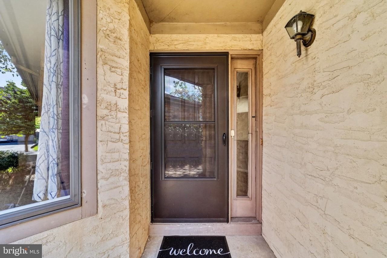51 Woodmont Dr - Photo 5 of 34