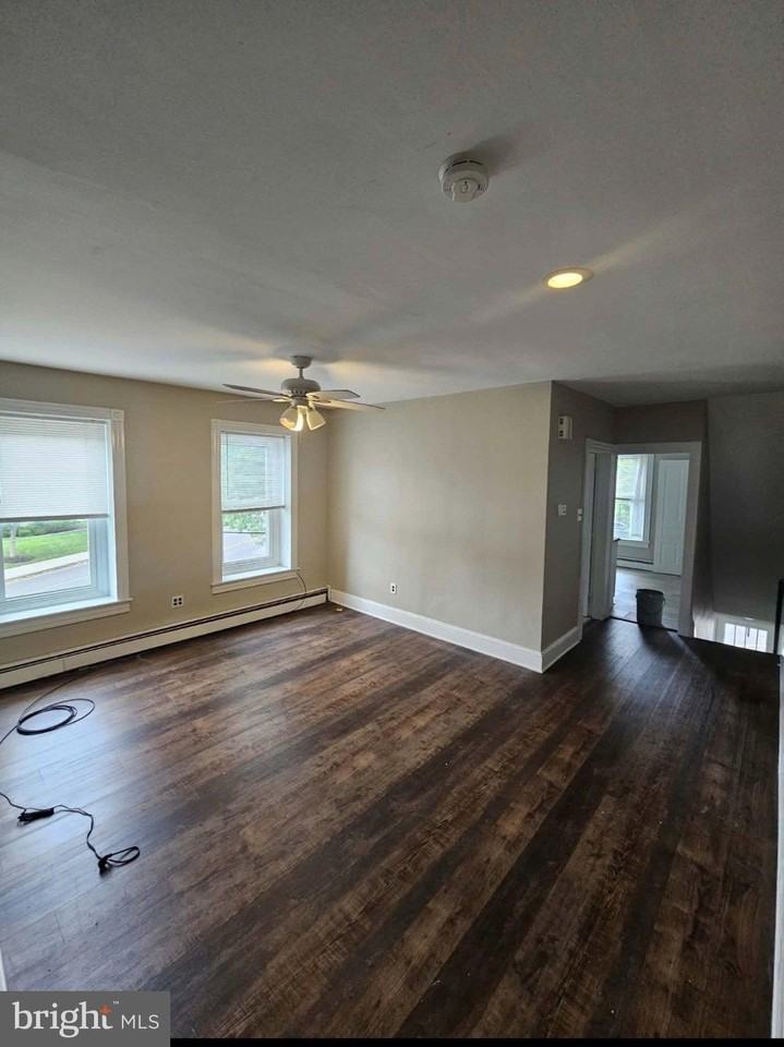 9 N West St - Photo 5 of 13