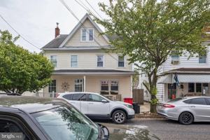 featured image of 916 Cedar St