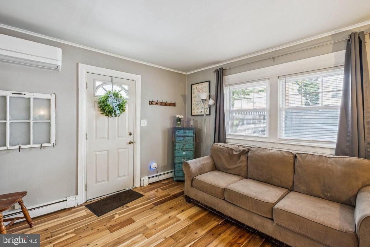 916 Cedar St - Photo 3 of 33