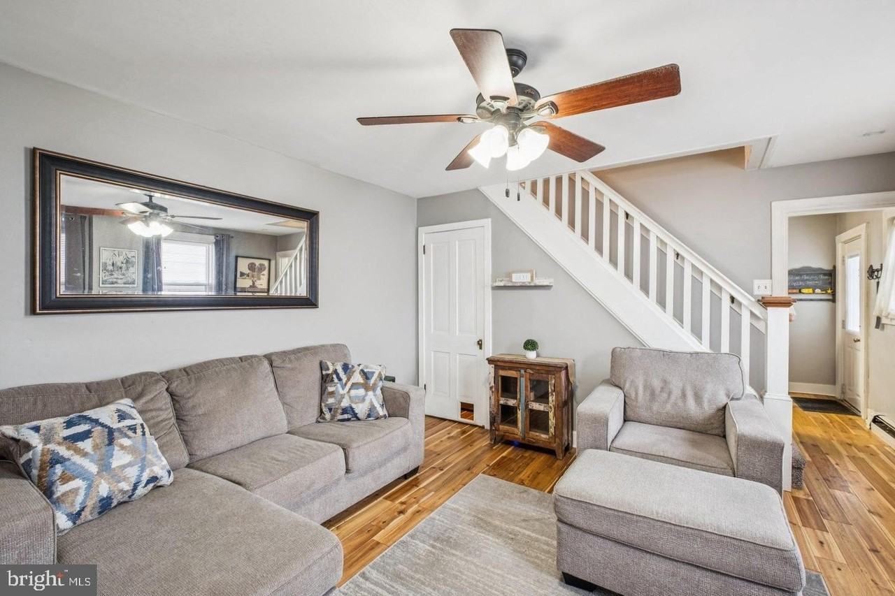 916 Cedar St - Photo 5 of 33