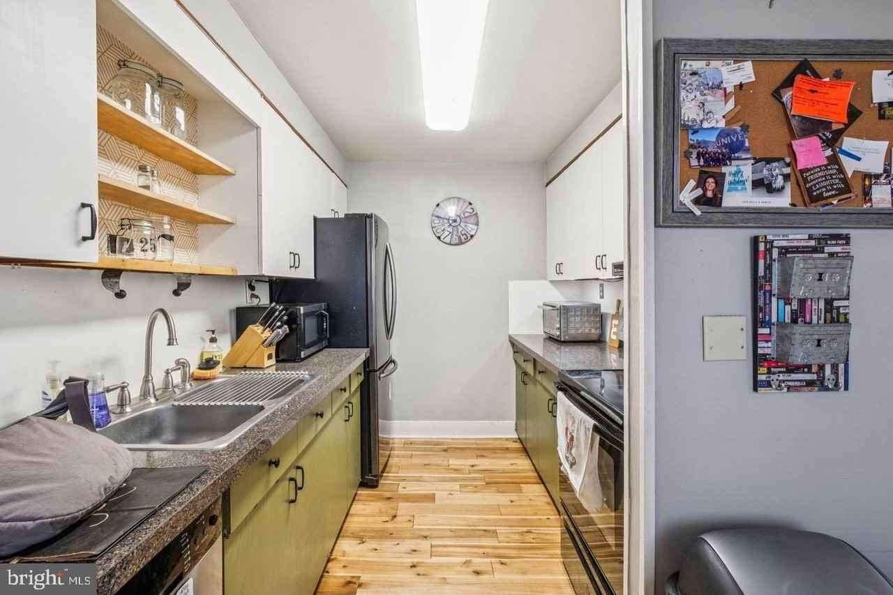 916 Cedar St - Photo 7 of 33