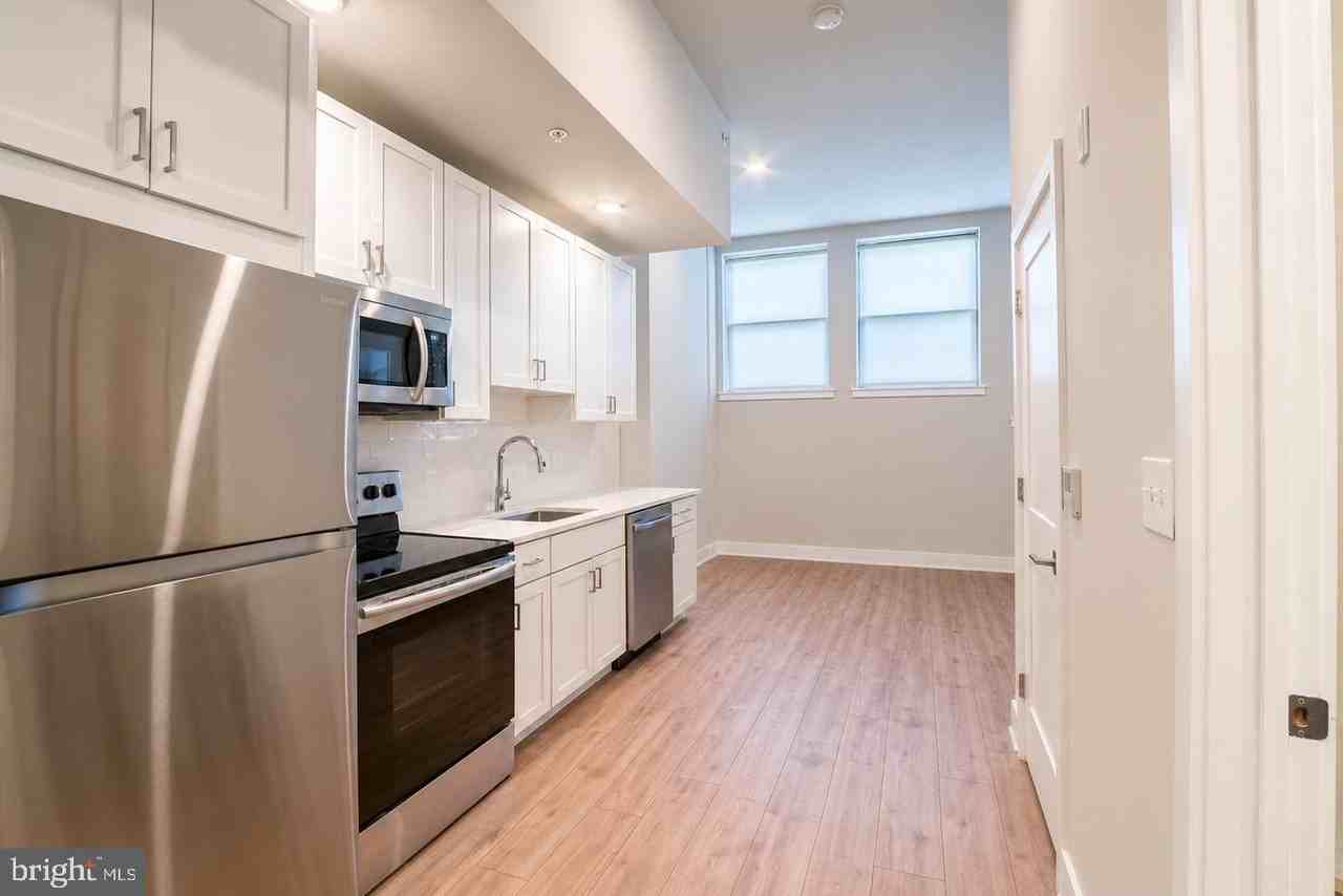 1300 S 19th St #4 - Photo 6 of 18