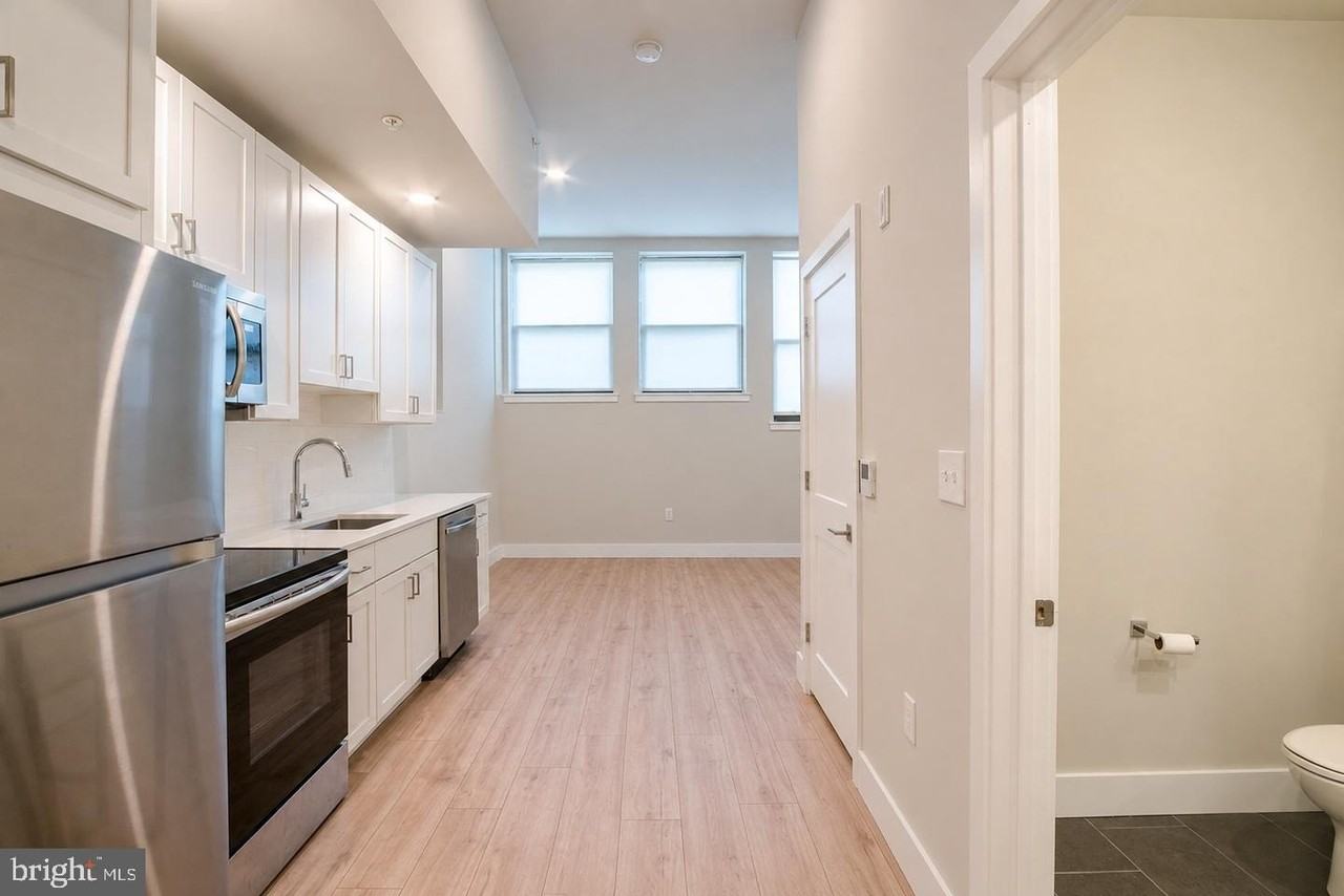 1300 S 19th St #4 - Photo 7 of 18