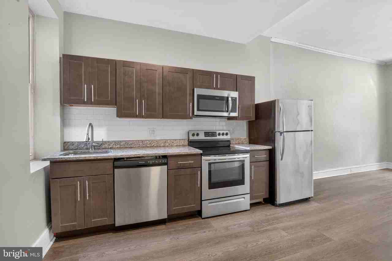 1202 N 7th St #1F - Photo 2 of 15