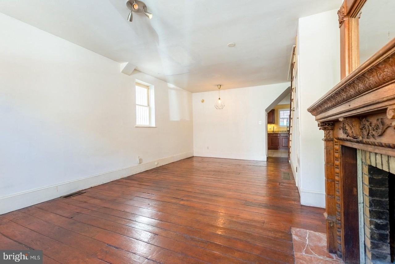 1006 Bainbridge St #1 - Photo 2 of 36