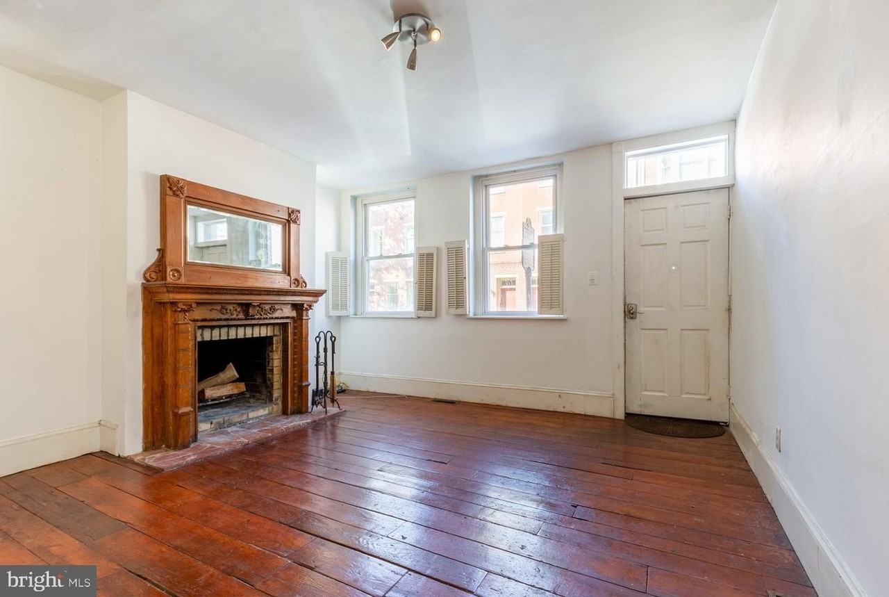 1006 Bainbridge St #1 - Photo 4 of 36