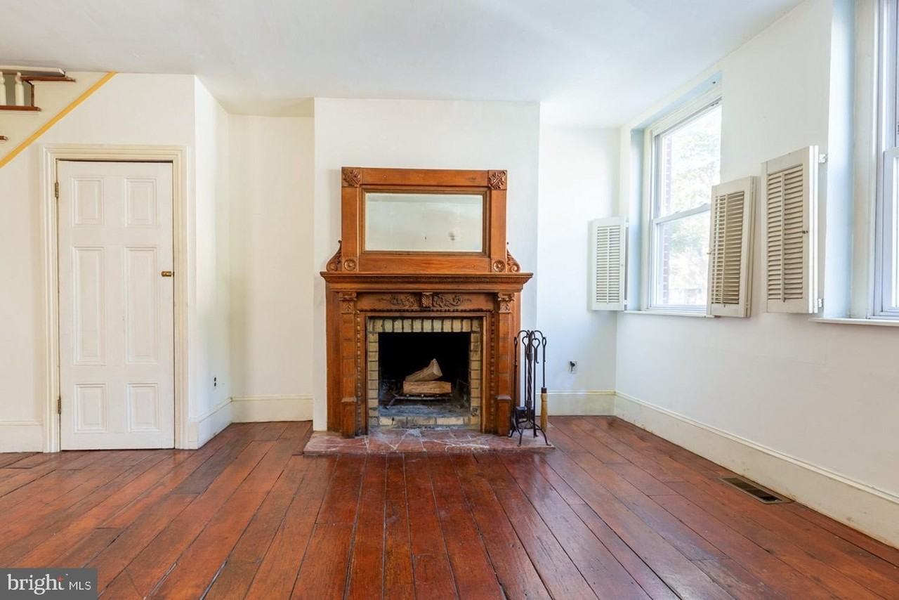 1006 Bainbridge St #1 - Photo 5 of 36