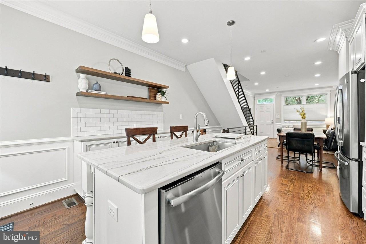 2138 Kater St - Photo 7 of 36