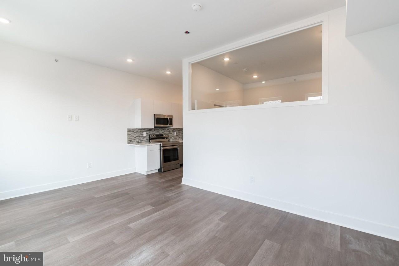 813 N Broad St #413 - Photo 5 of 29