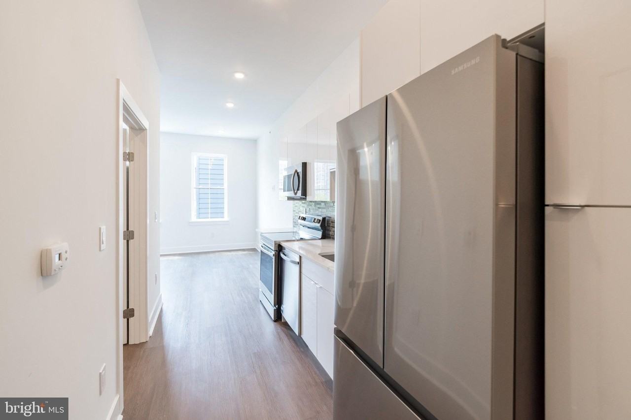 813 N Broad St #413 - Photo 6 of 29