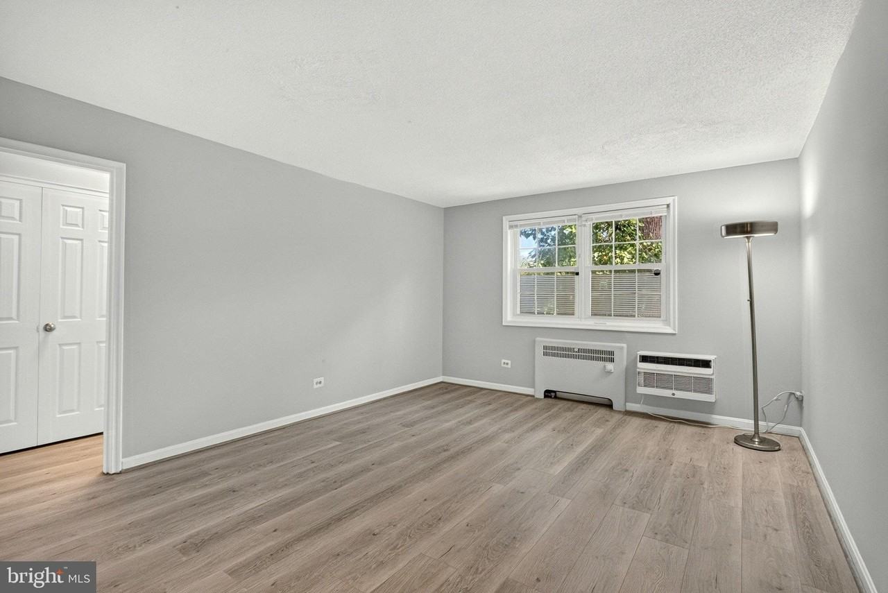 4376 N Pershing Dr #4 - Photo 3 of 18