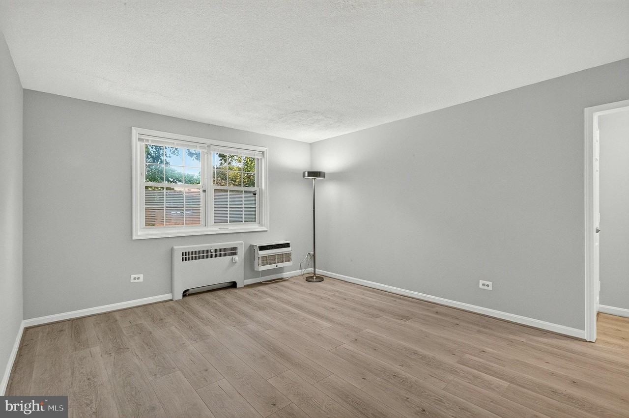 4376 N Pershing Dr #4 - Photo 4 of 18