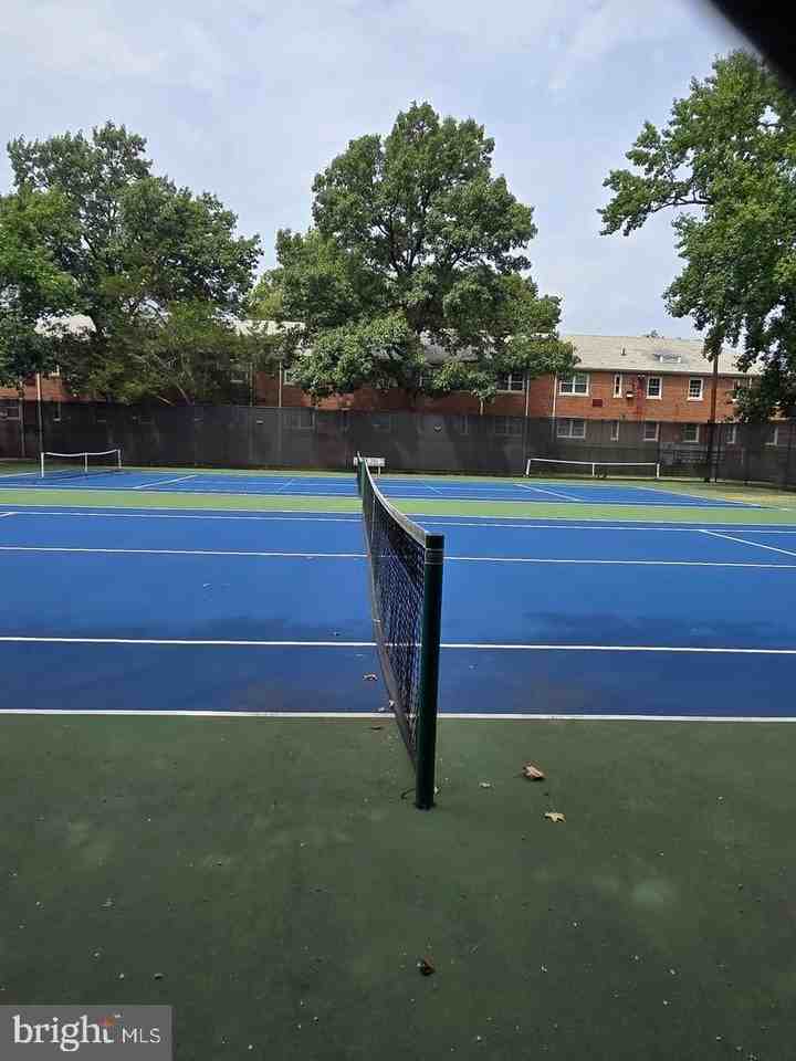 4501 Arlington Blvd #811 - Photo 4 of 13