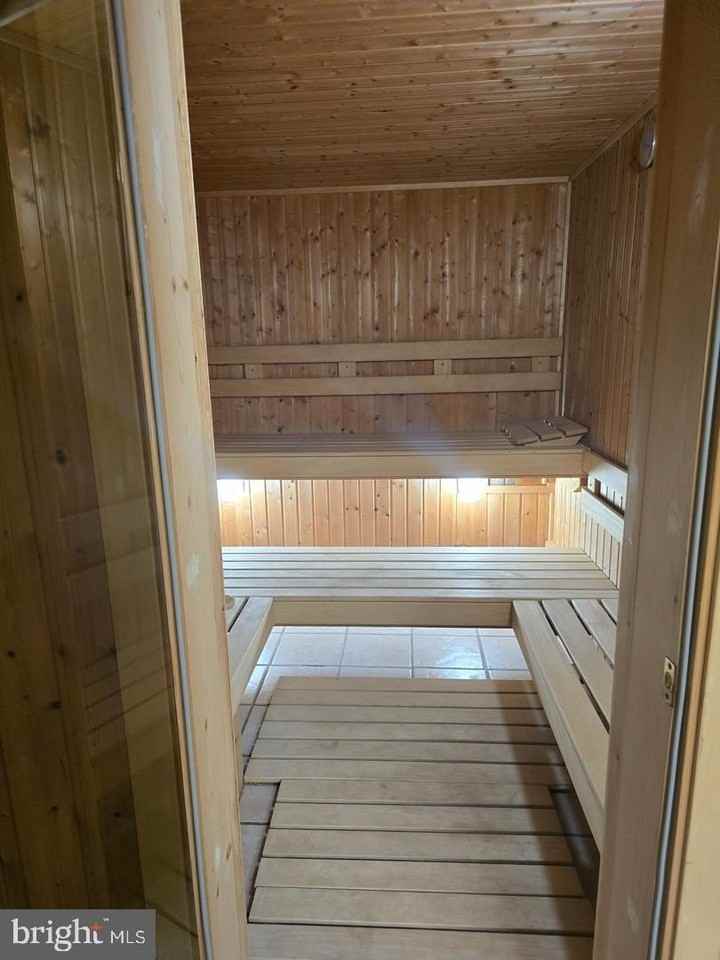 4501 Arlington Blvd #811 - Photo 5 of 13