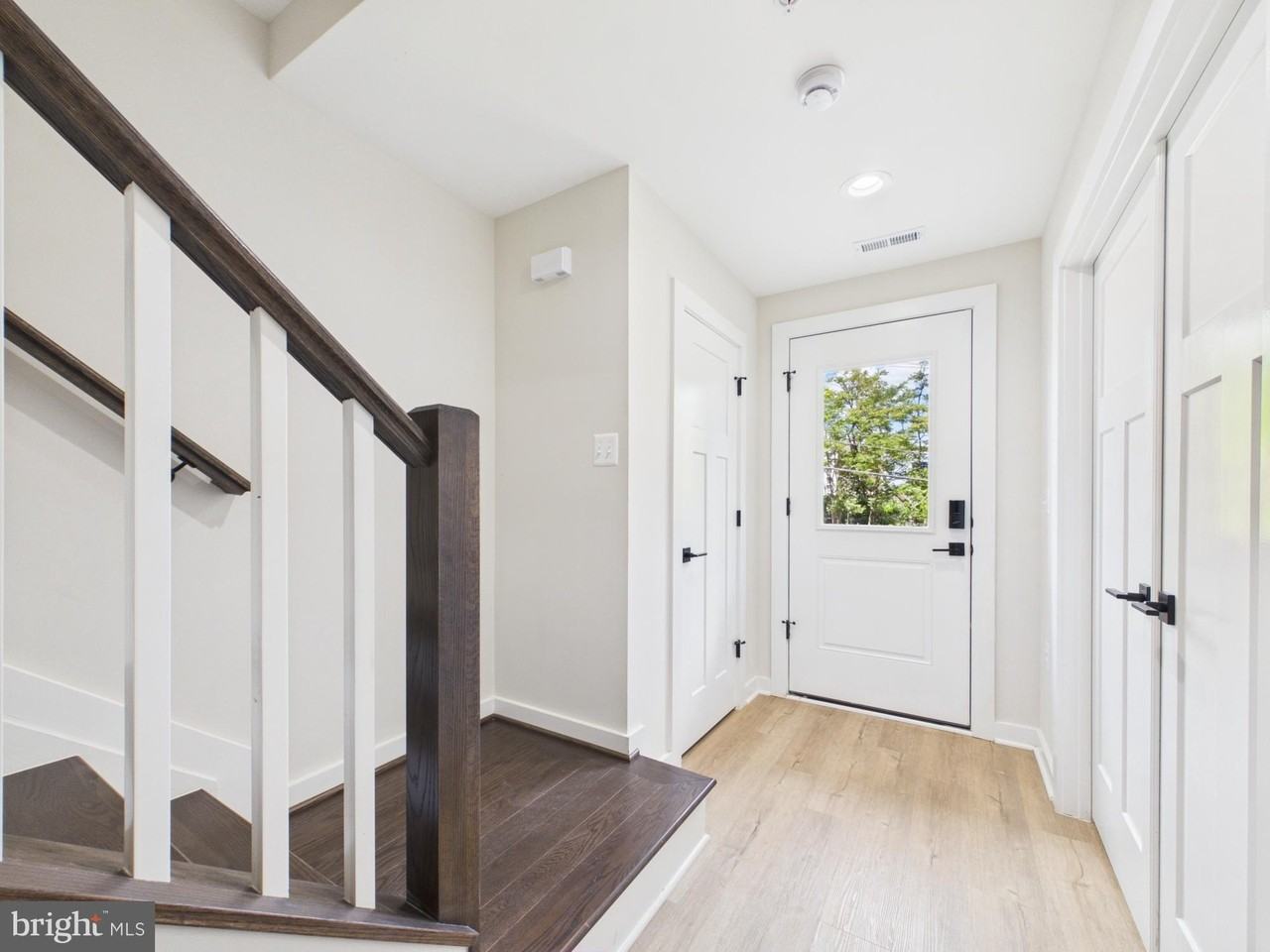 6332 Stevenson Ave - Photo 4 of 36