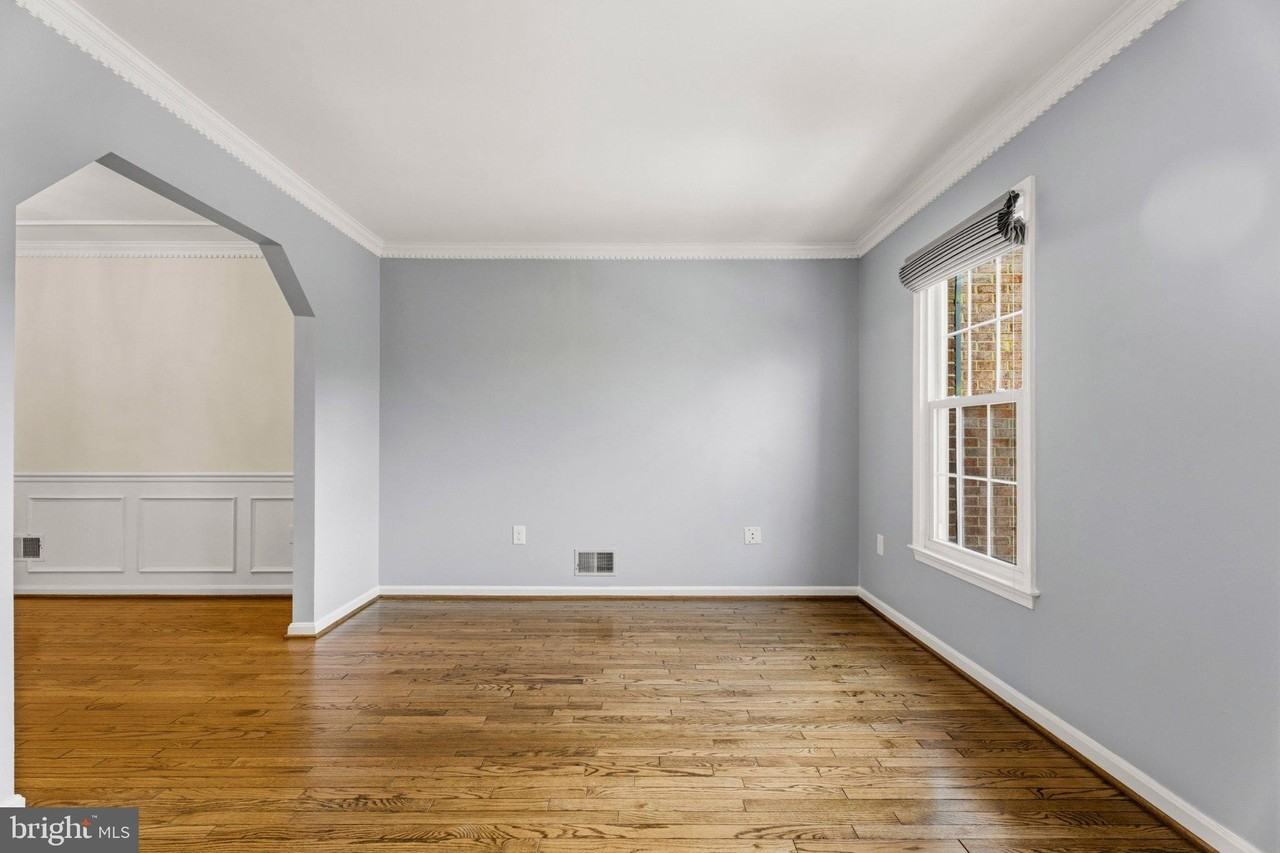 6010 Southward Way - Photo 4 of 39