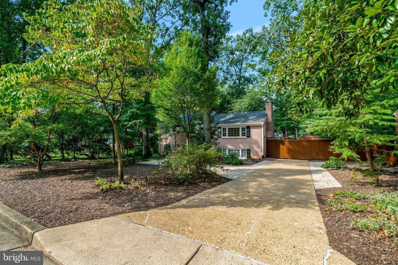 5920 Jane Way - Photo 5 of 50