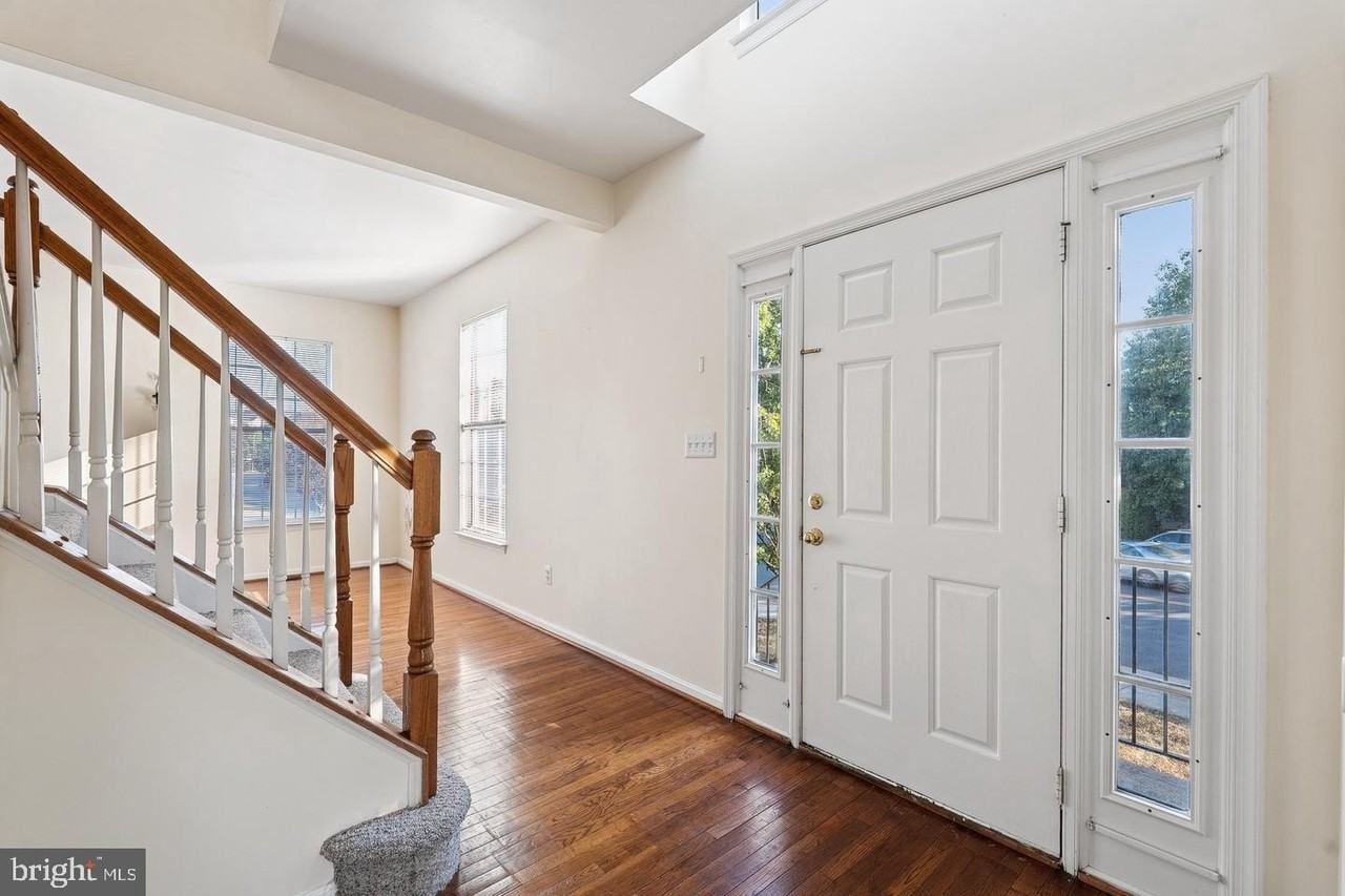 2560 James Maury Dr - Photo 3 of 28