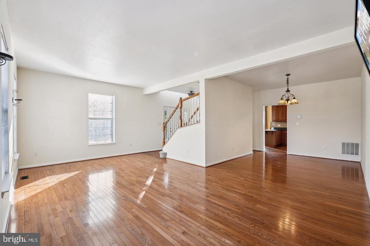 2560 James Maury Dr - Photo 5 of 28