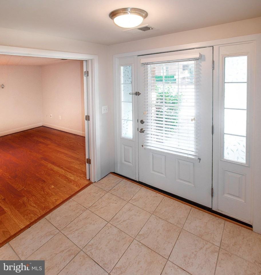 9657 Cedar Farm Cir - Photo 7 of 33
