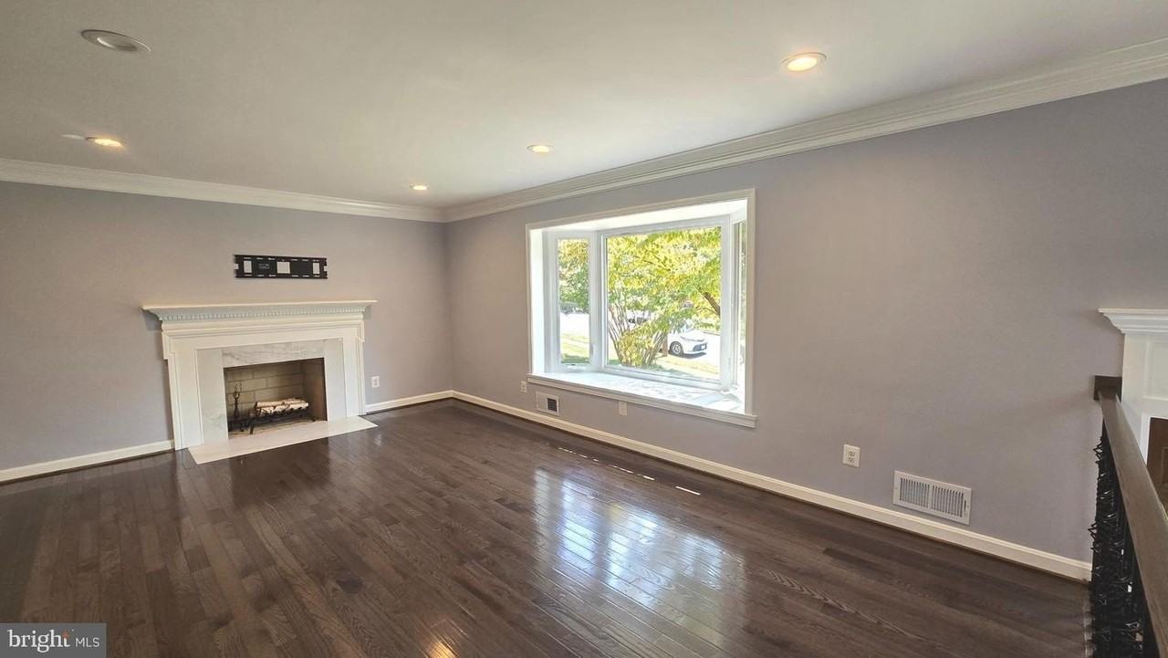 7512 Allan Ave - Photo 5 of 28
