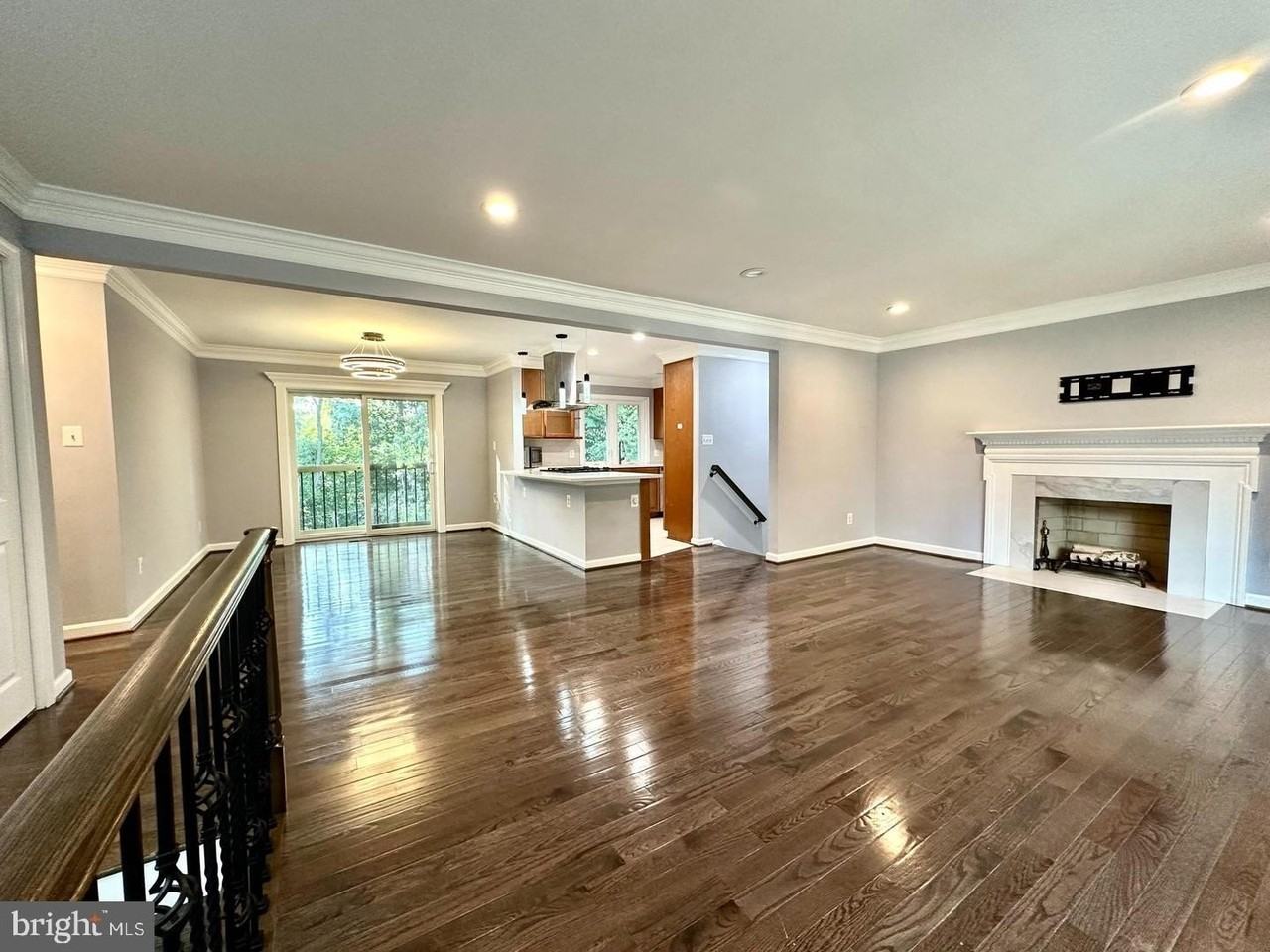 7512 Allan Ave - Photo 6 of 28