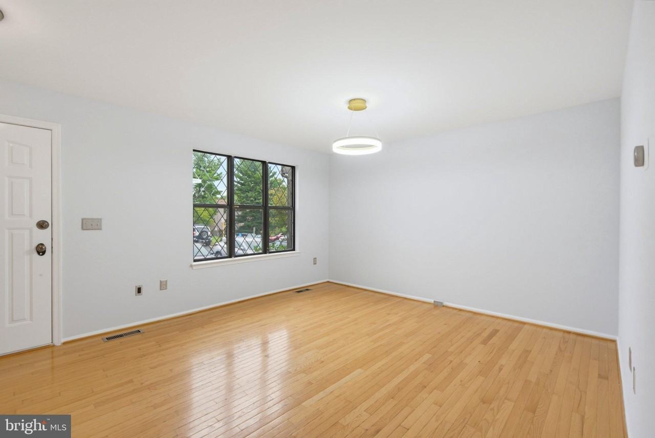 34 Millard Ct - Photo 3 of 23