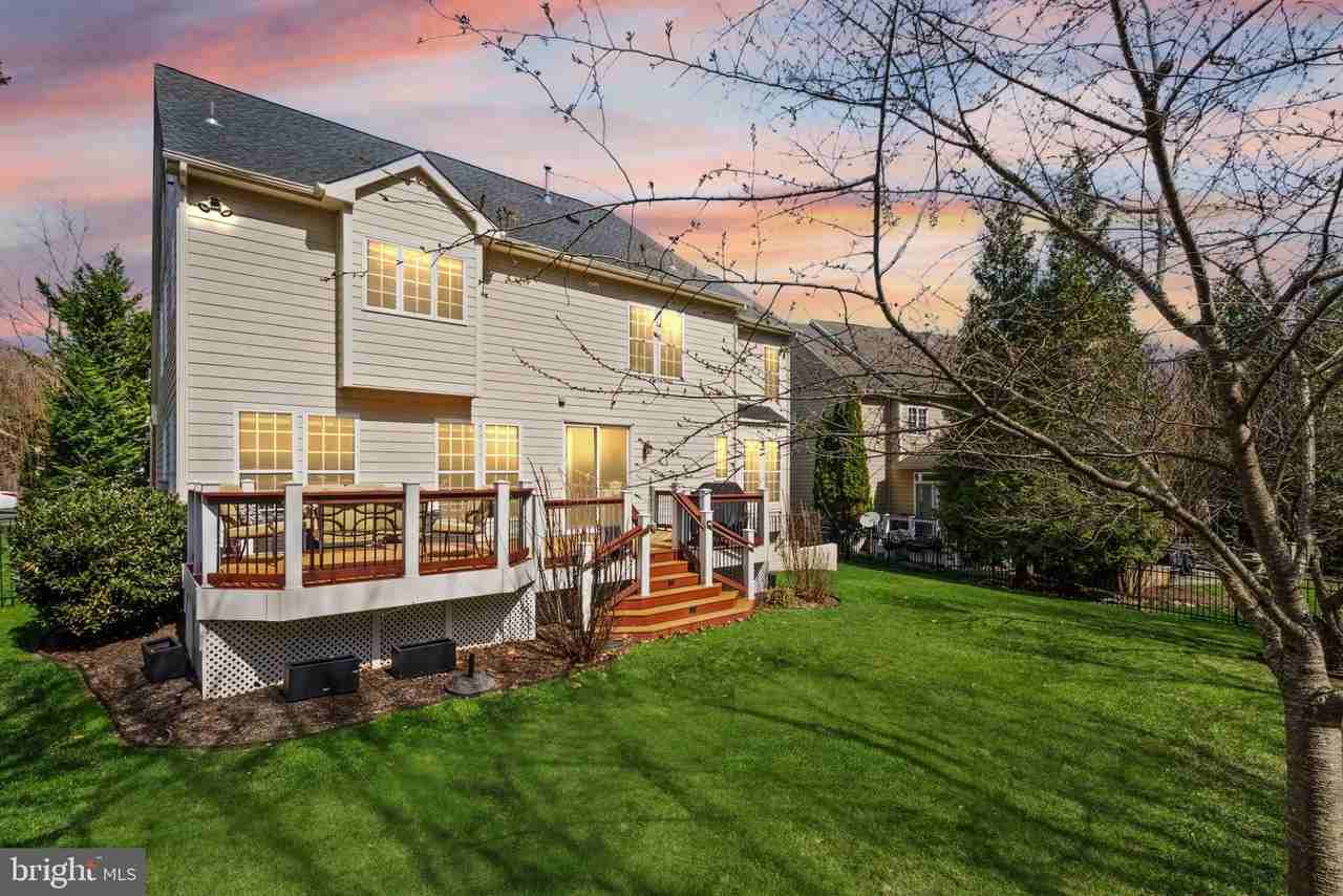 43941 Riverpoint Dr - Photo 3 of 50