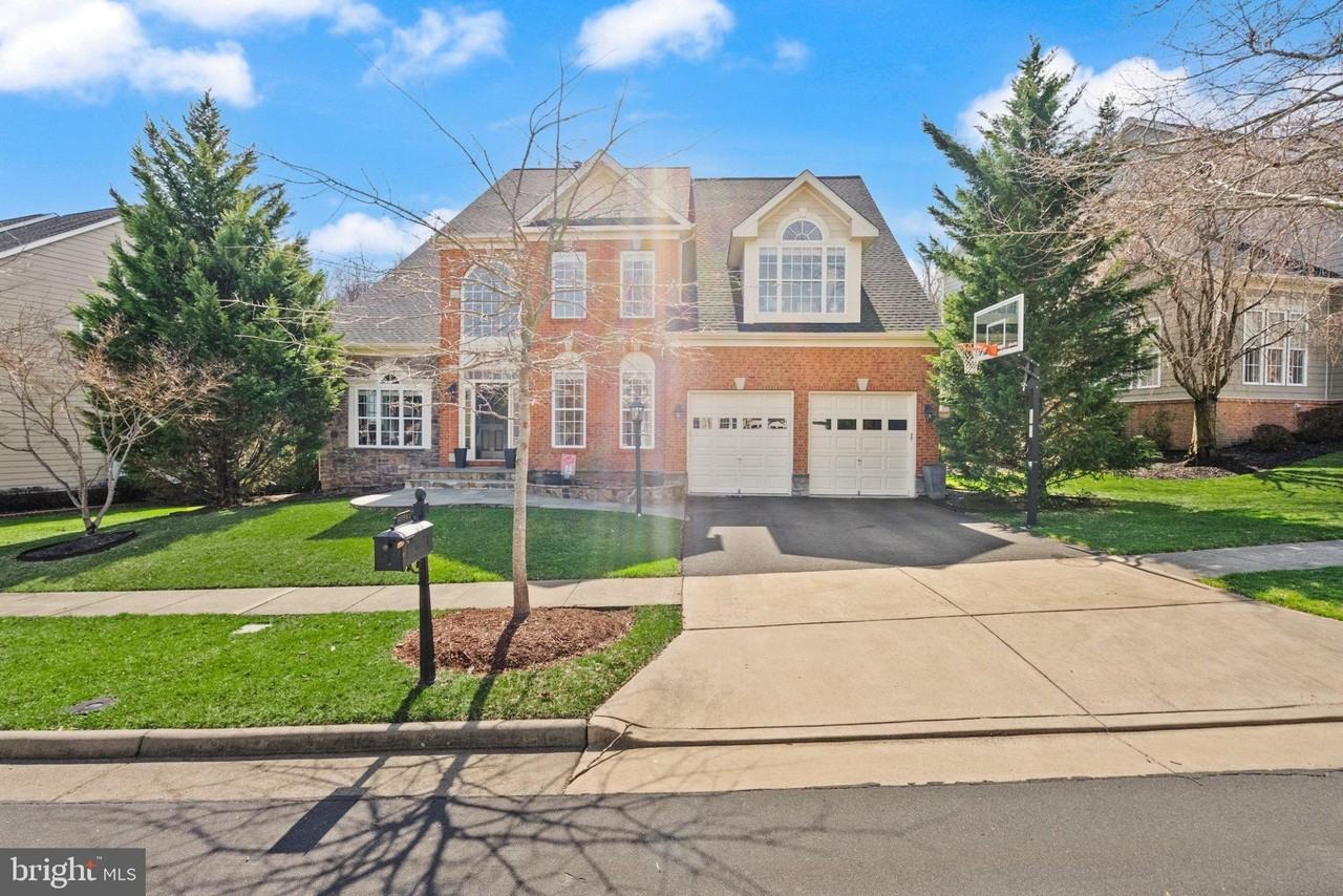 43941 Riverpoint Dr - Photo 4 of 50