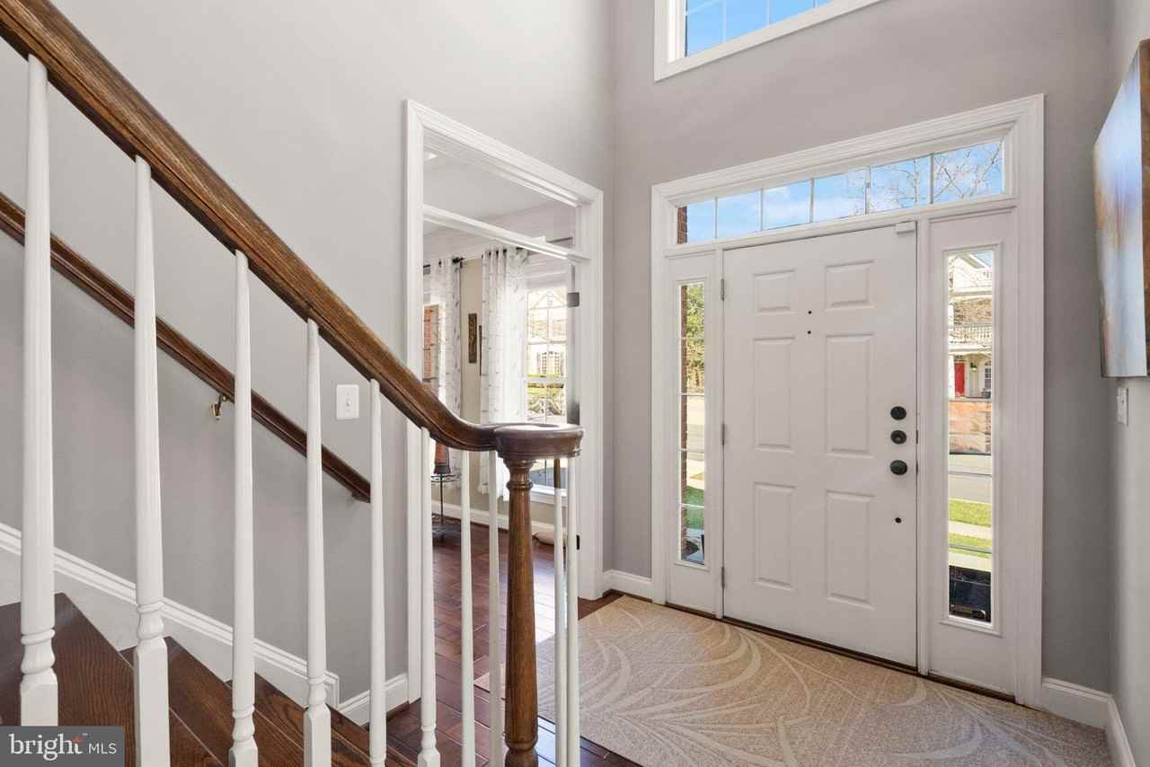43941 Riverpoint Dr - Photo 6 of 50