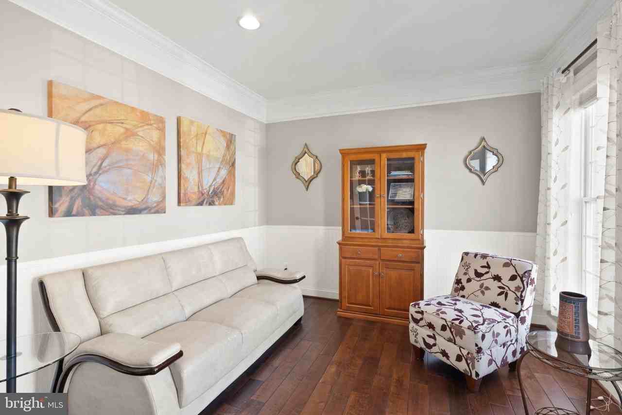 43941 Riverpoint Dr - Photo 7 of 50