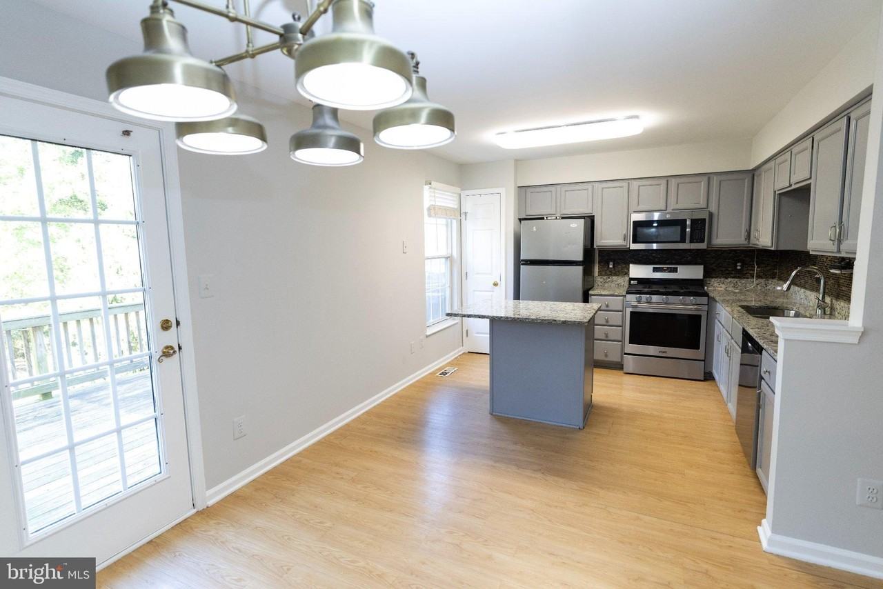 10327 Oconnell Ct - Photo 2 of 13