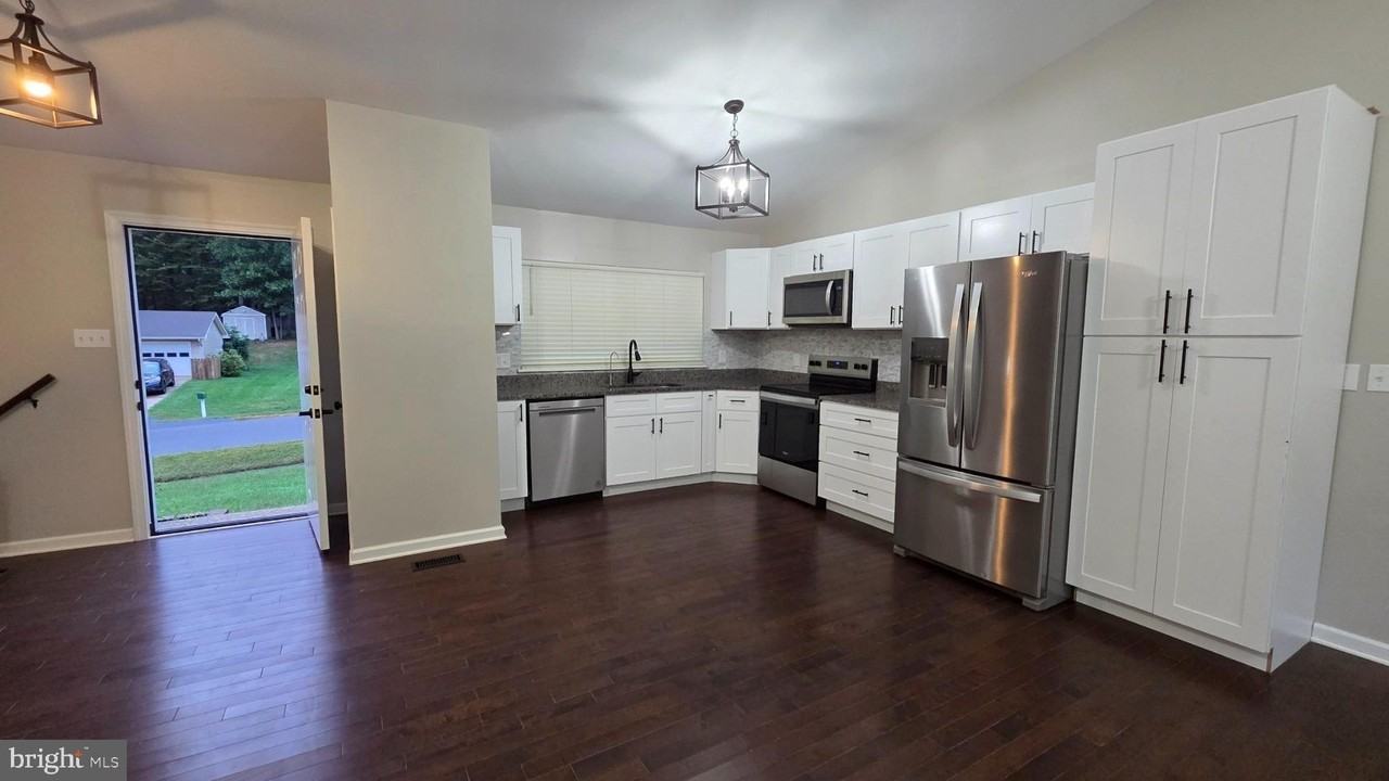 7337 Mariposa Dr - Photo 2 of 21