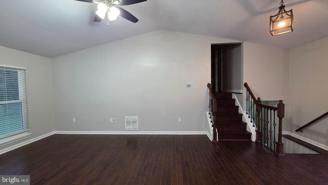 7337 Mariposa Dr - Photo 3 of 21