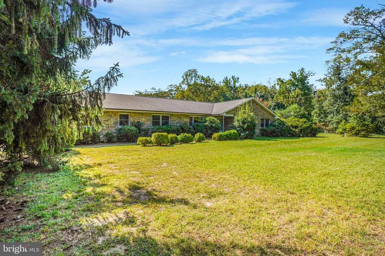 10003 Courthouse Rd - Photo 2 of 43