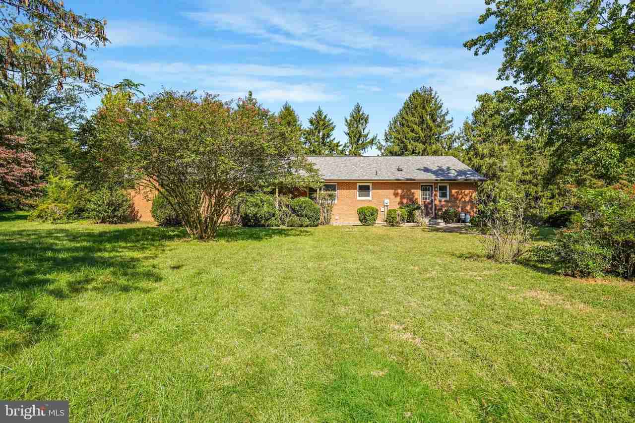 10003 Courthouse Rd - Photo 5 of 43