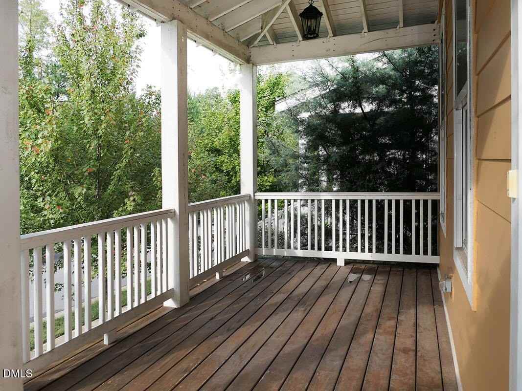 35 Hawk Point Rd - Photo 2 of 37