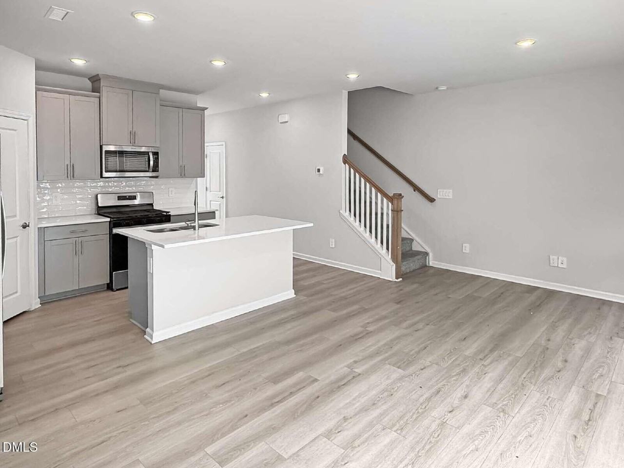 675 Rolling Fields Dr - Photo 6 of 20