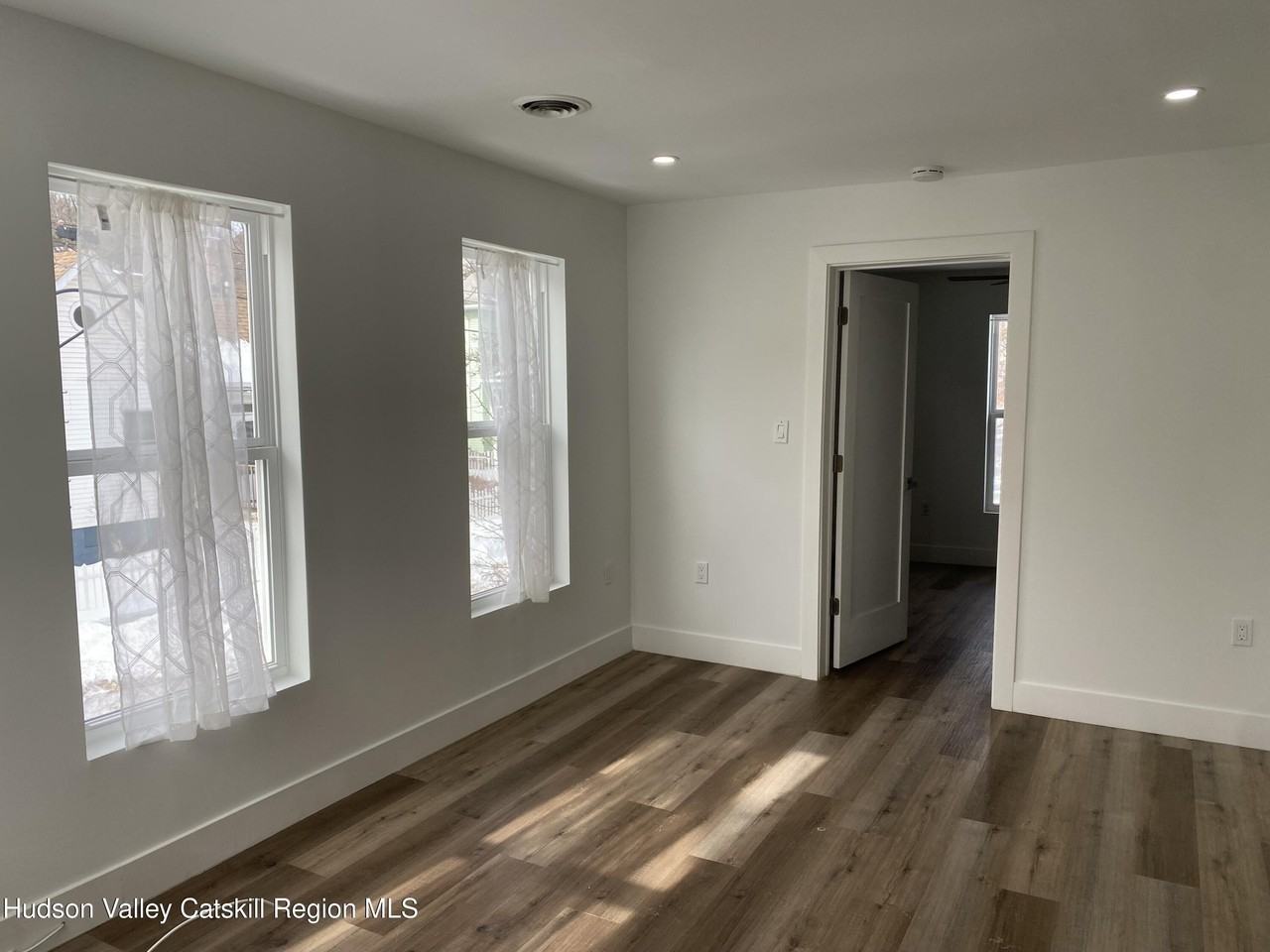 520 Delaware Ave #2ndFL - Photo 7 of 20