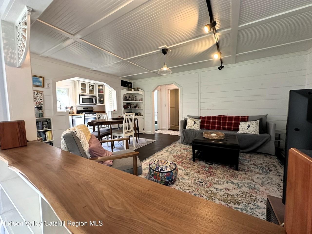 304 Silver Hollow Rd - Photo 3 of 15