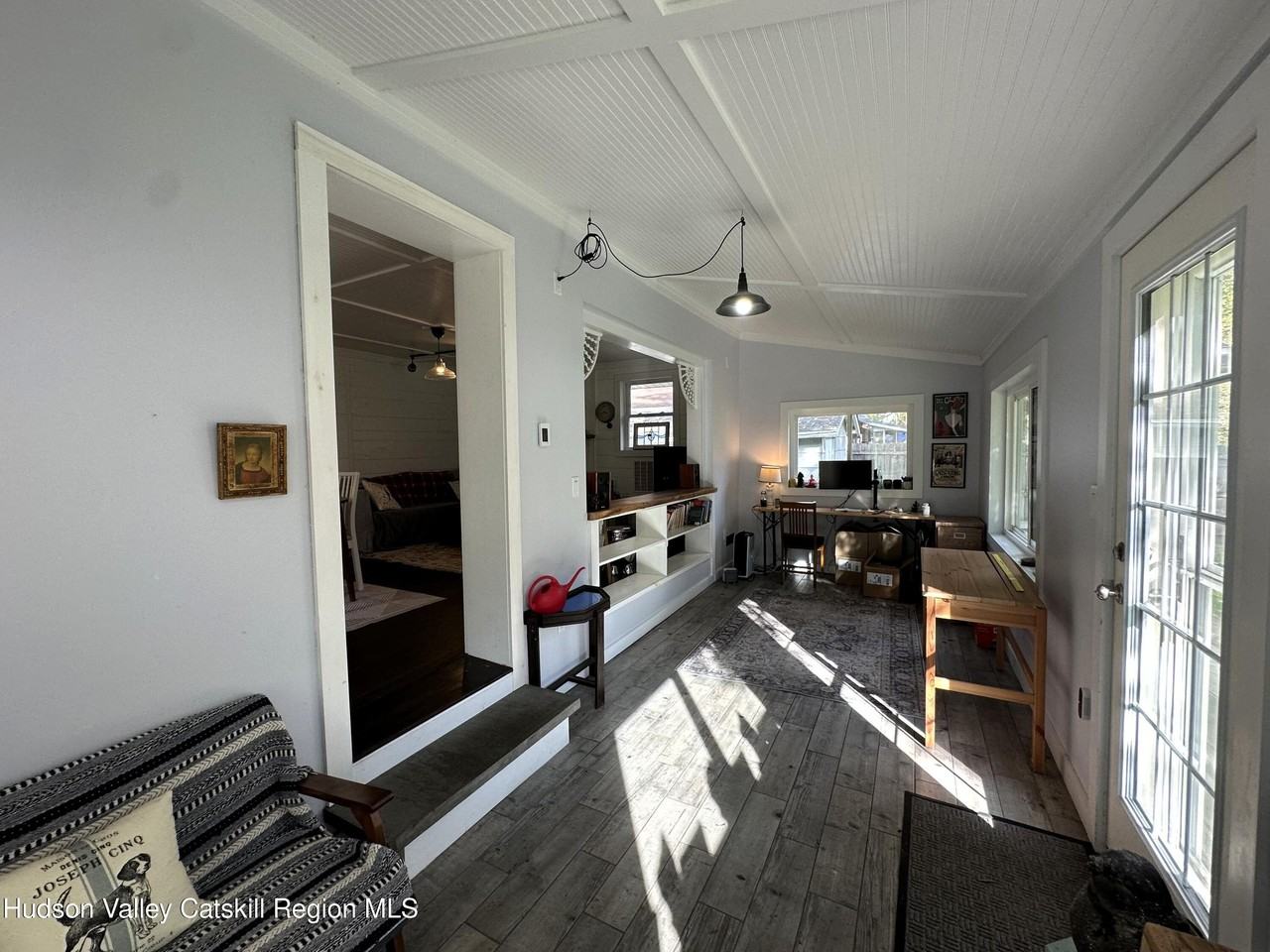304 Silver Hollow Rd - Photo 4 of 15
