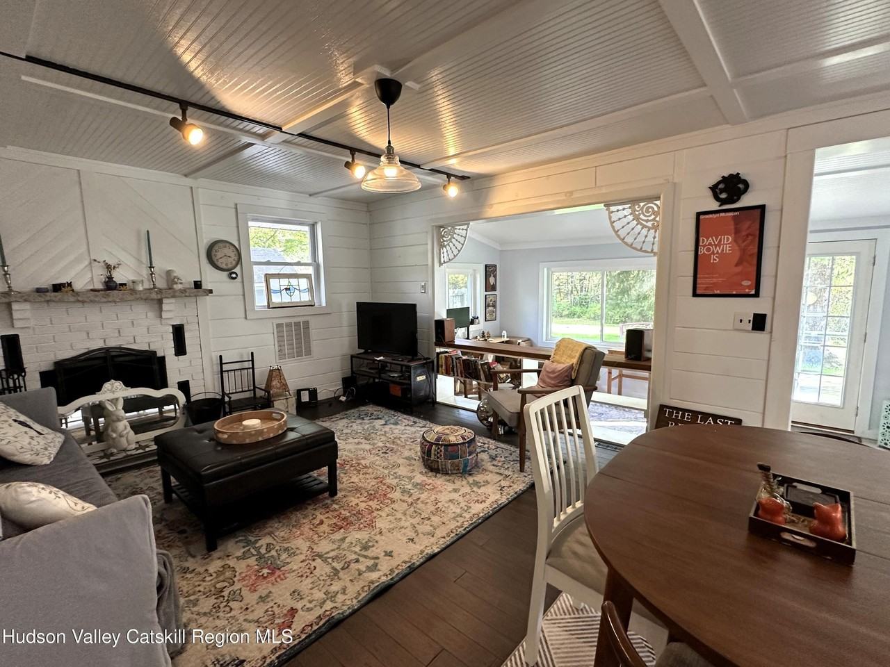 304 Silver Hollow Rd - Photo 7 of 15