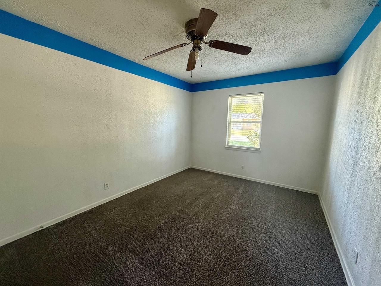 1426 Harris Ln - Photo 6 of 14