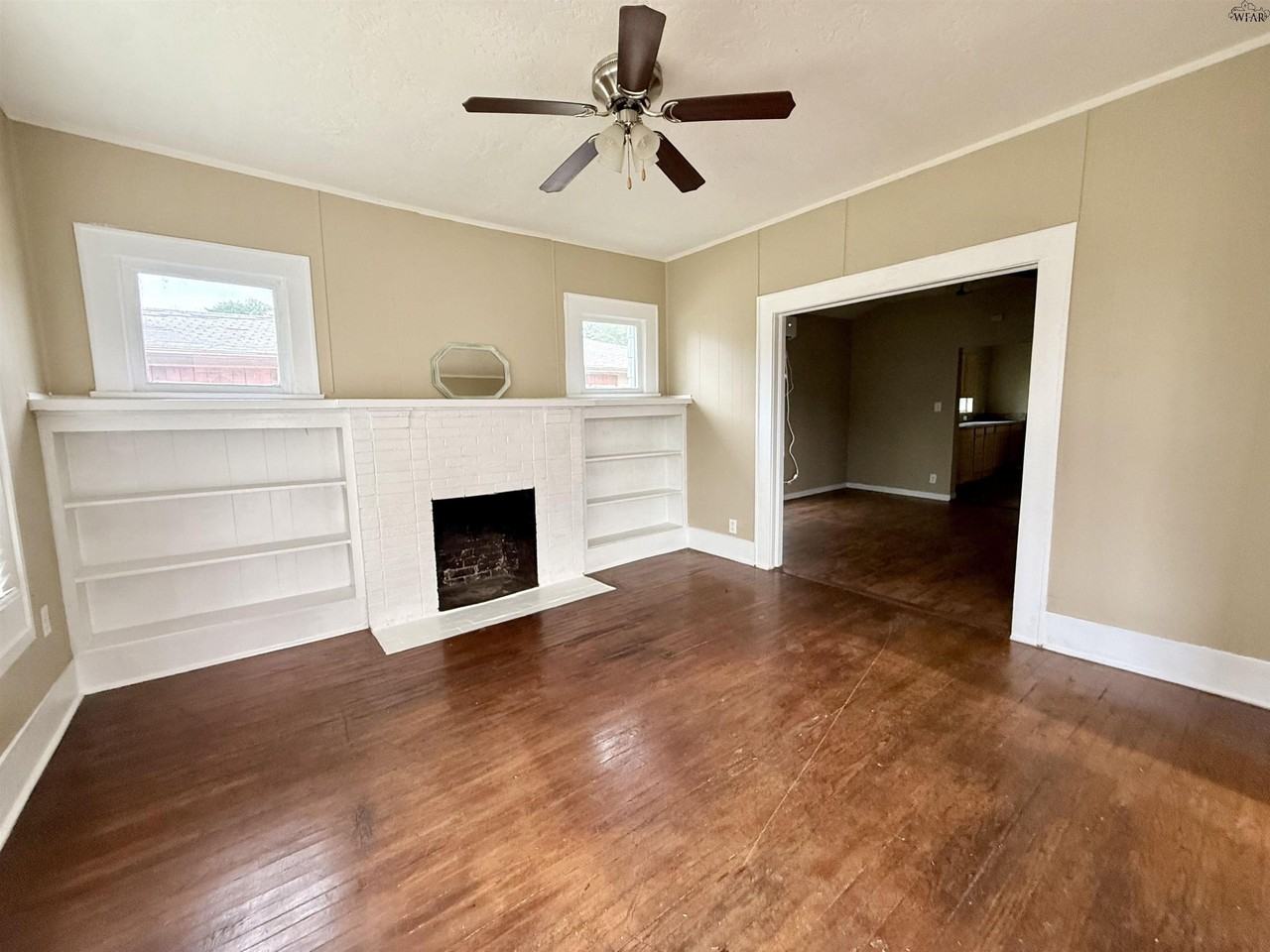2142 Avenue F - Photo 2 of 11