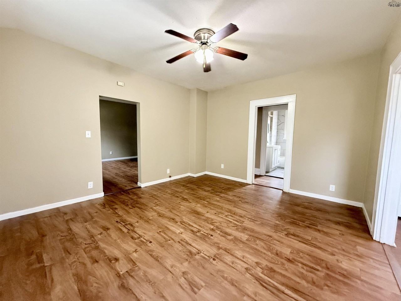 2142 Avenue F - Photo 4 of 11