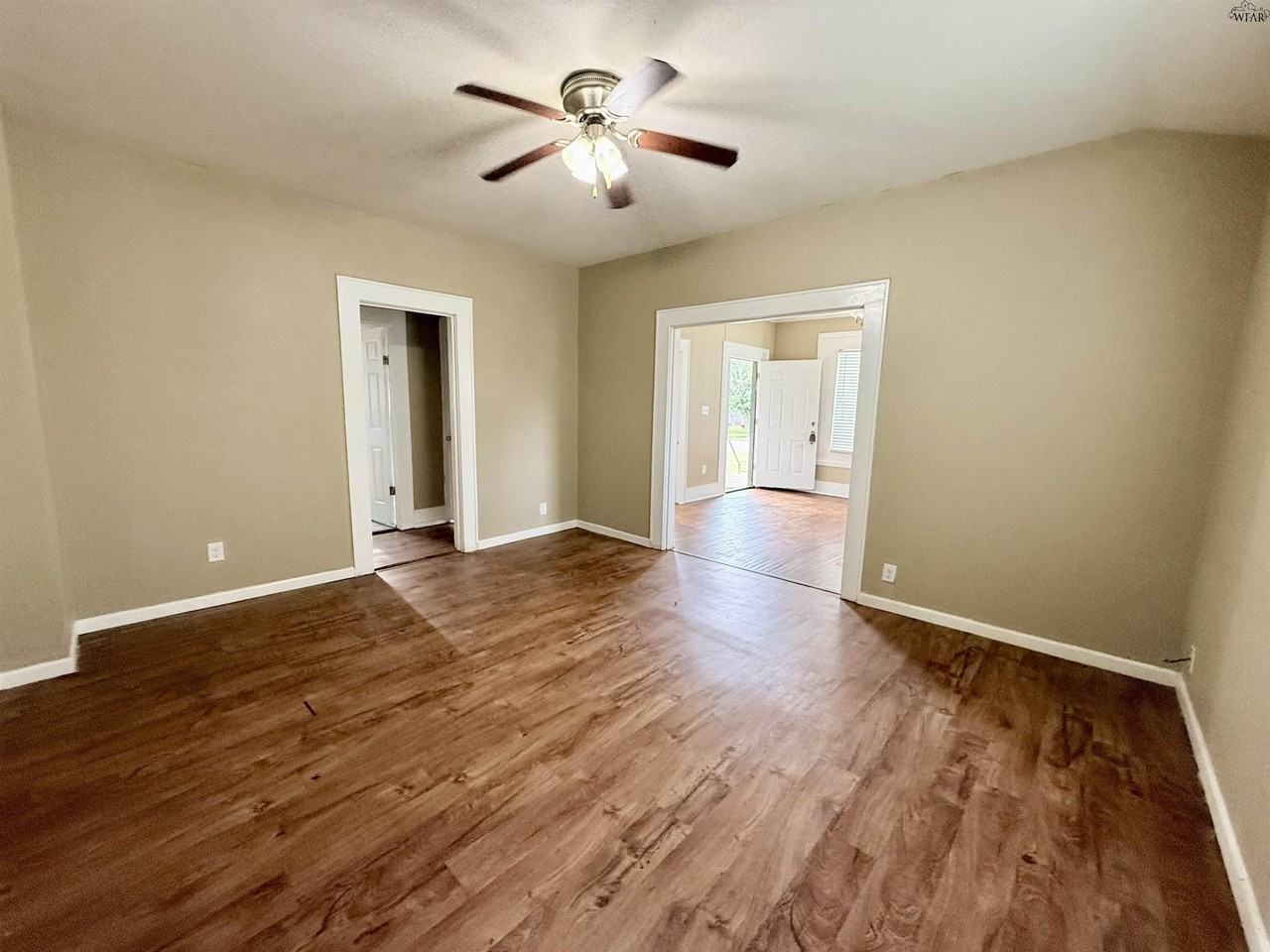 2142 Avenue F - Photo 5 of 11